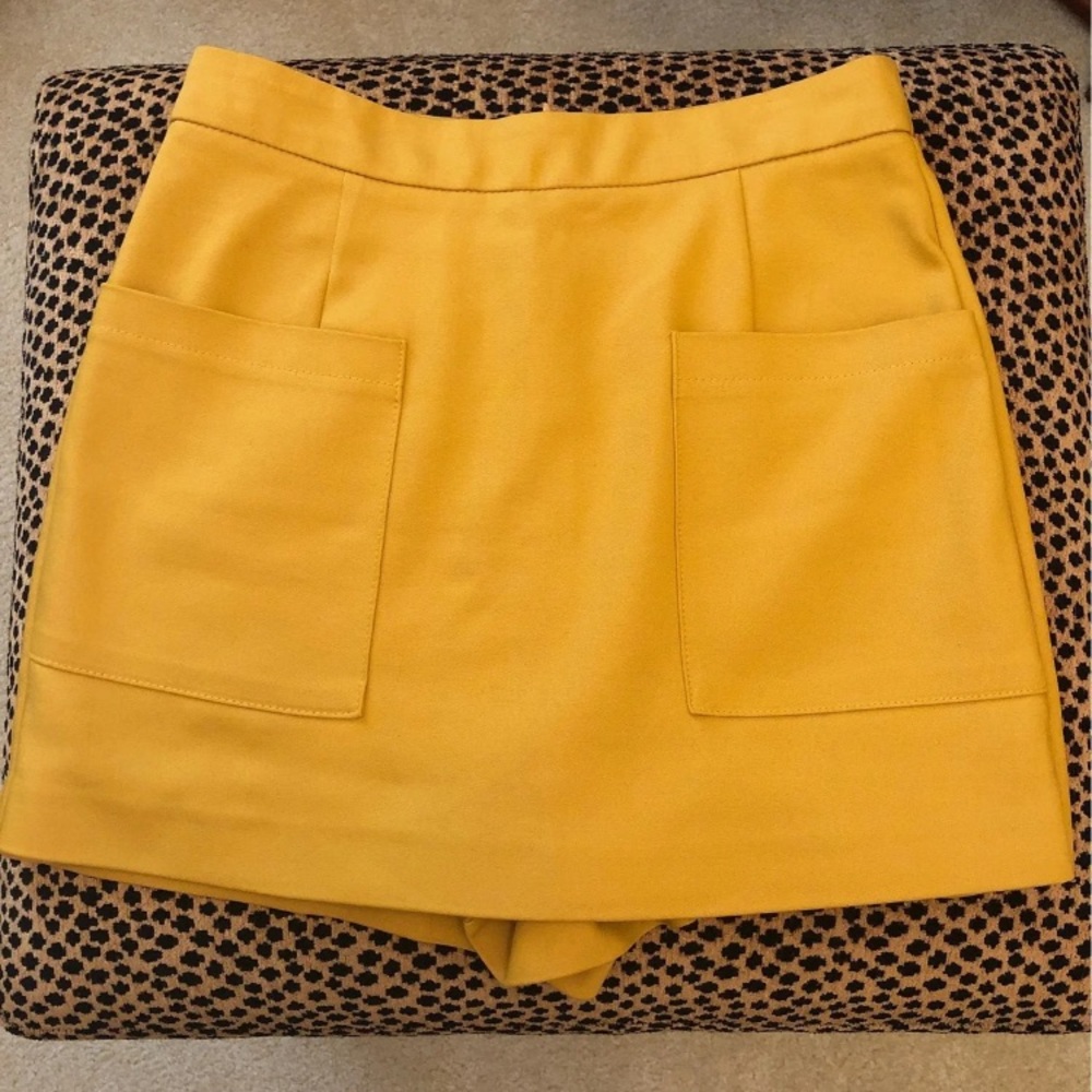 Zara mustard mini skort